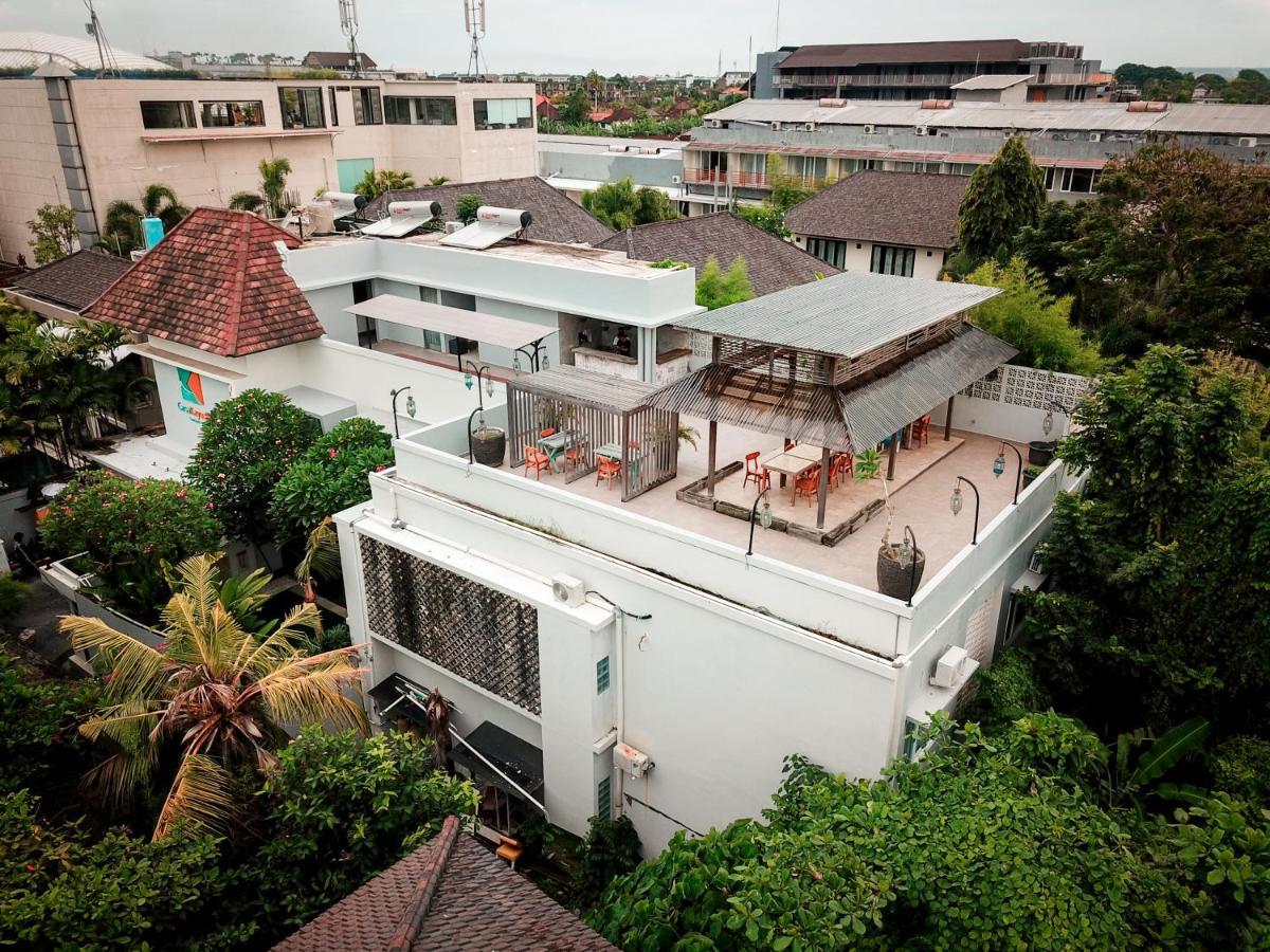 Casa Kayu Aya Hotell Seminyak Exteriör bild